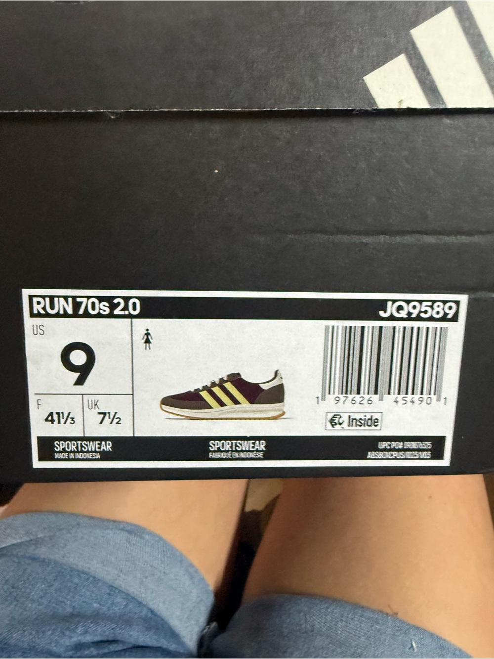 Women’s Adidads run 70s